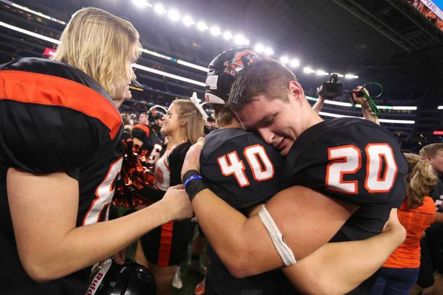 Aledo Hangs Tough to Win Seventh UIL State Football Title
