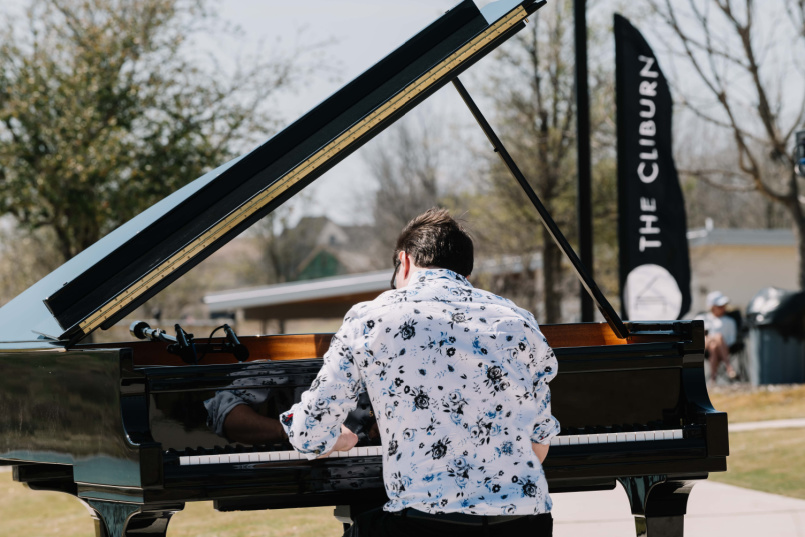2017 Cliburn Silver Medalist Kenny Broberg playing a special concert in Lake Park.